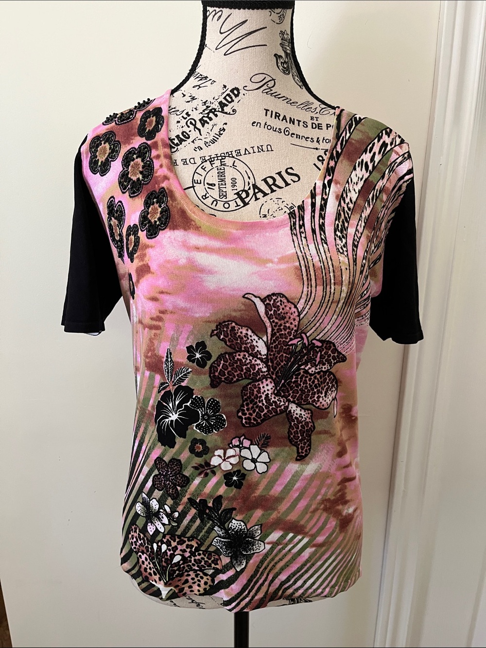 😃Floral Scoop Neck Short Sleeve Top in Pink and Black